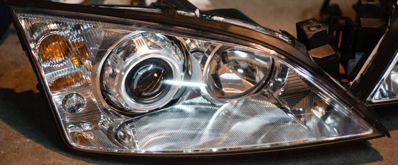 Ford introduit les phares Xénon et LED - L'Observateur
