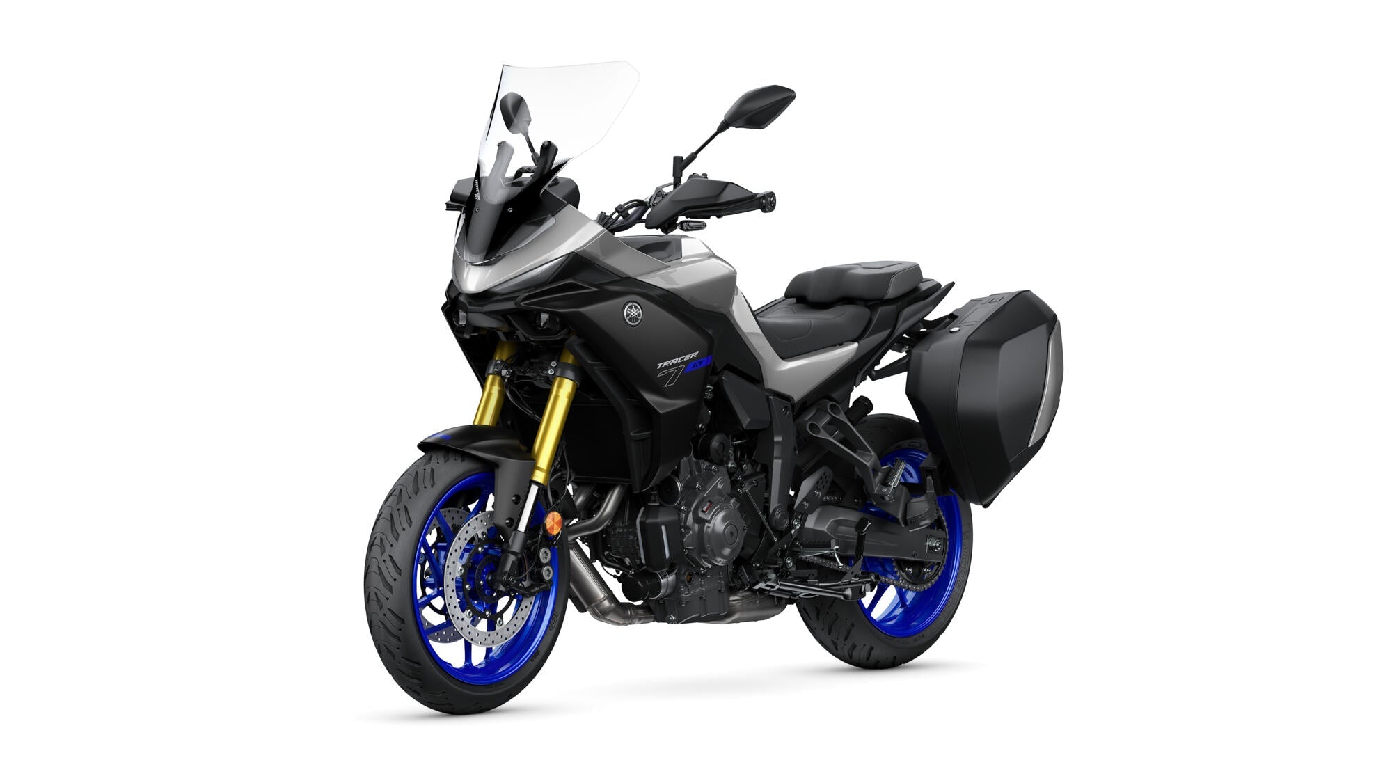 Yamaha Tracer 7 GT 2025 Icon Performance – official Yamaha studiofoto, schuin van voren op witte achtergrond