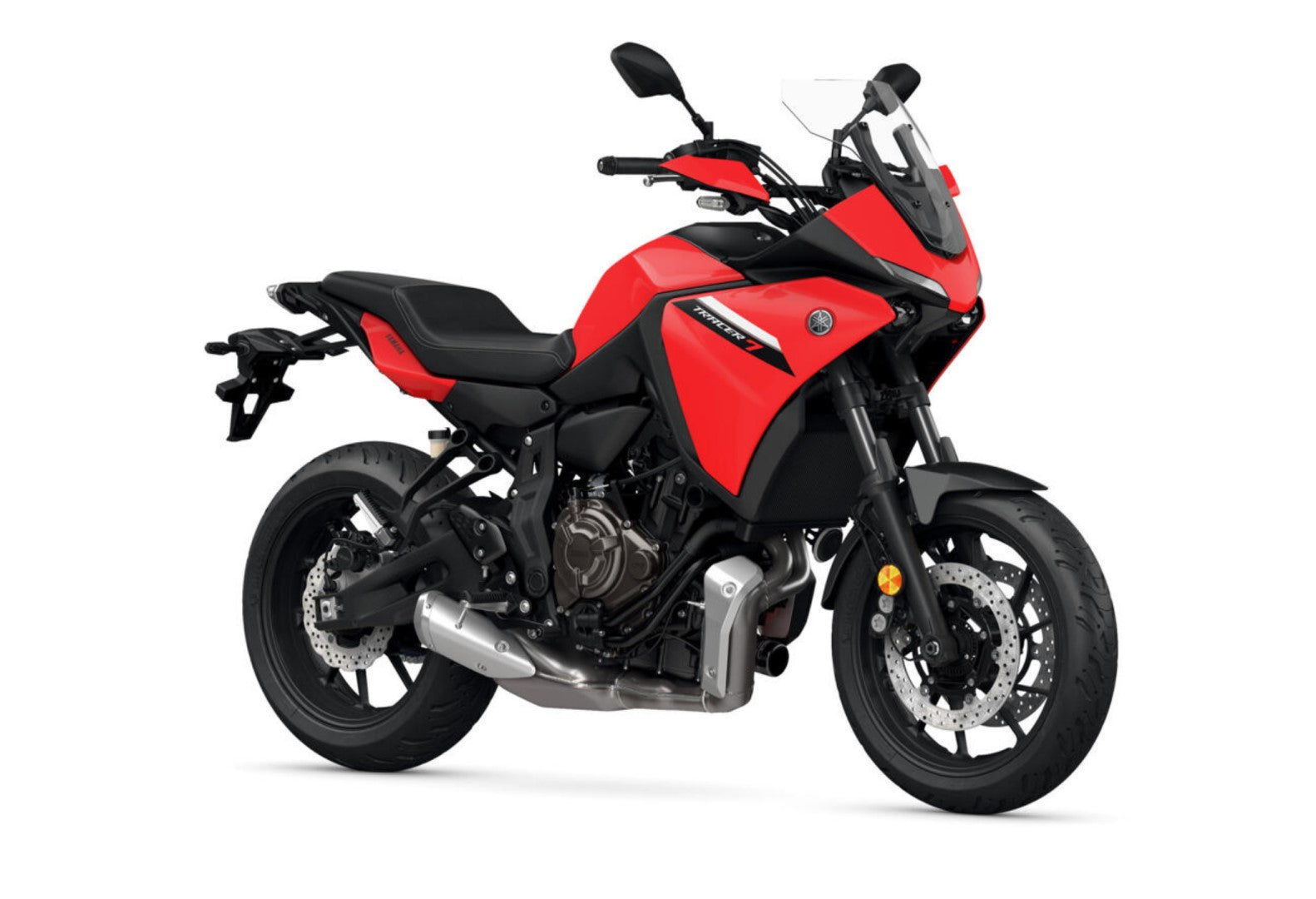 Yamaha Tracer 7 / Tracer 700 (2023+) real motorcycle studio press photo, white background, front three-quarter perspective