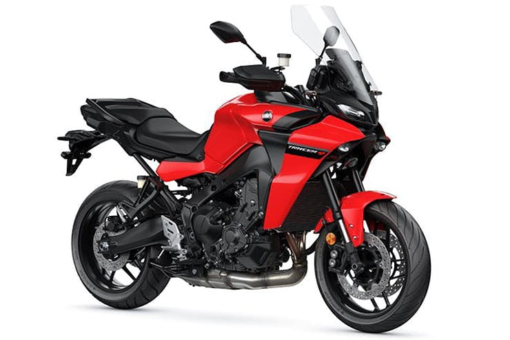 Yamaha Tracer 9 / Tracer 900 (2021+) real motorcycle studio press photo, white background, front three-quarter perspective
