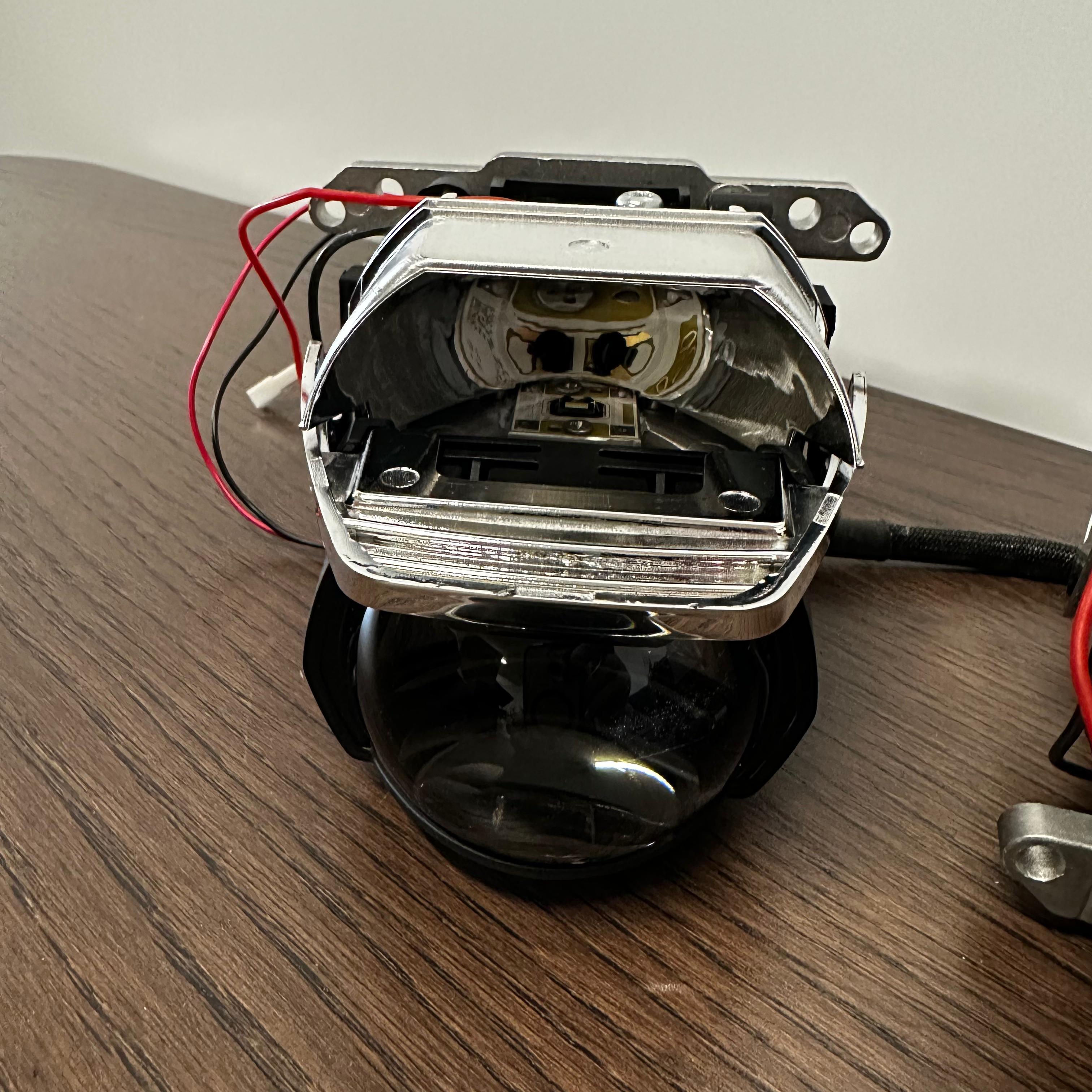 [BARGAIN] Ensemble de projecteurs Bi-LED 2,5 pouces, RHT (Outlet)